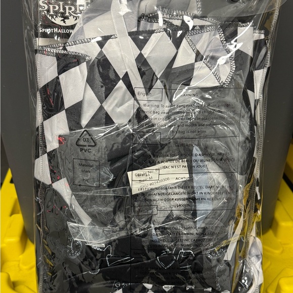 NEW. Spirit Black & White Alice Costume. Size Medium (8-10). - Picture 5 of 5
